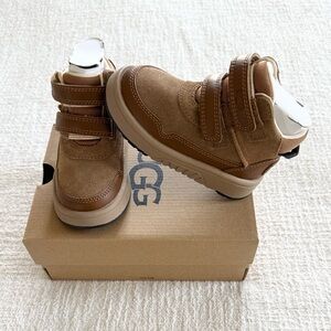 NWT UGG Toddler Size 7 Rennie Boots